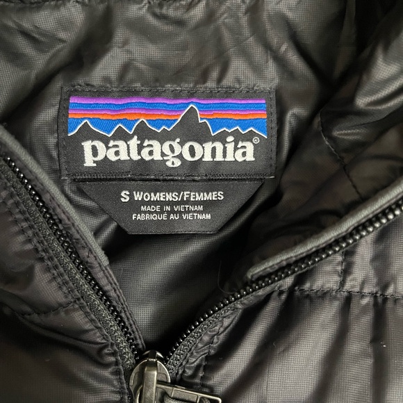 Patagonia Women's Black Hooded Full Zip Puffer Jacket - Picture 4 of 6